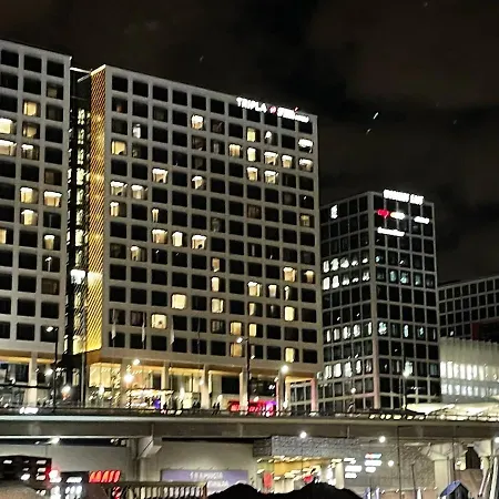 Fredika I Tripla Pasila Prime Location, Parking